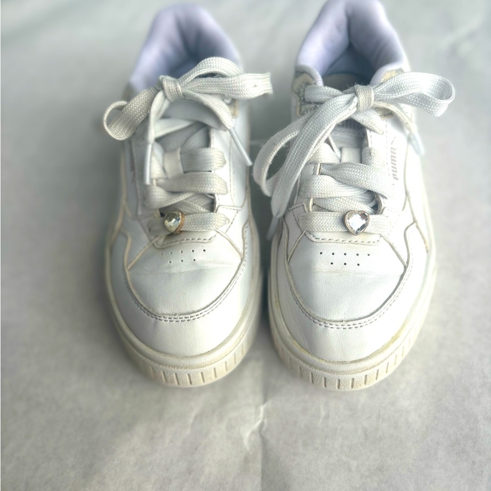 Puma| Puma Childs white lace up sneakers girls size 13